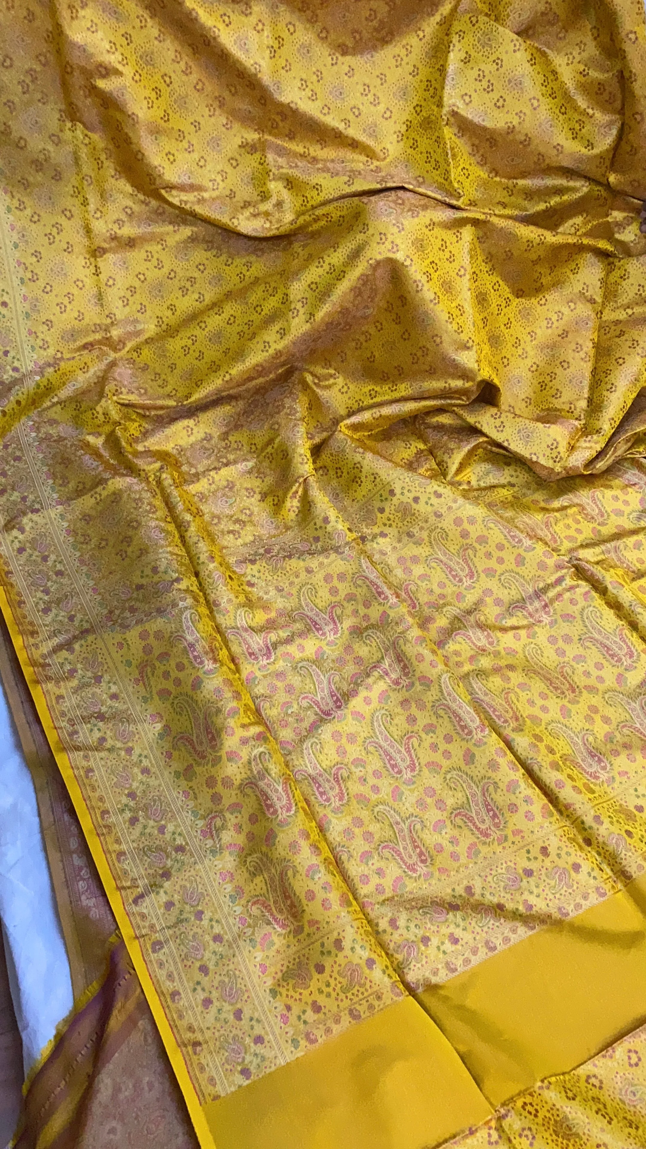 Exquisite Elegance: The Yellow Pure Silk Banarasi Saree