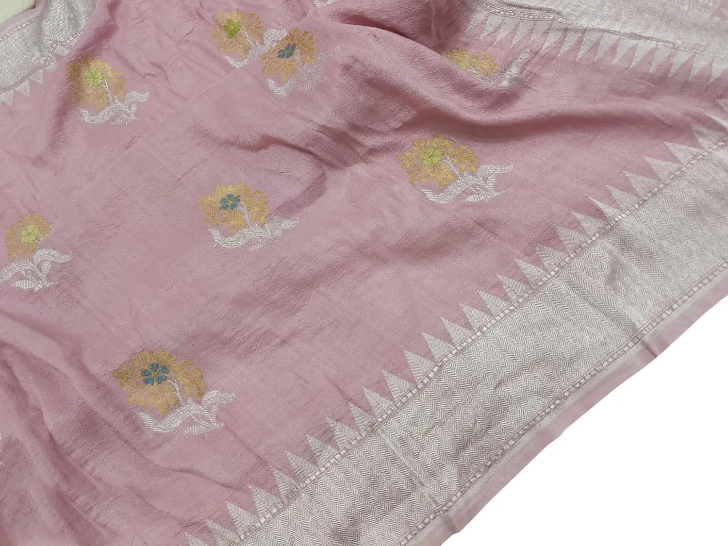Exquisite Pink Banarasi Tussar Georgette Saree