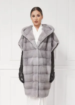 Vest with short sleeves and hood